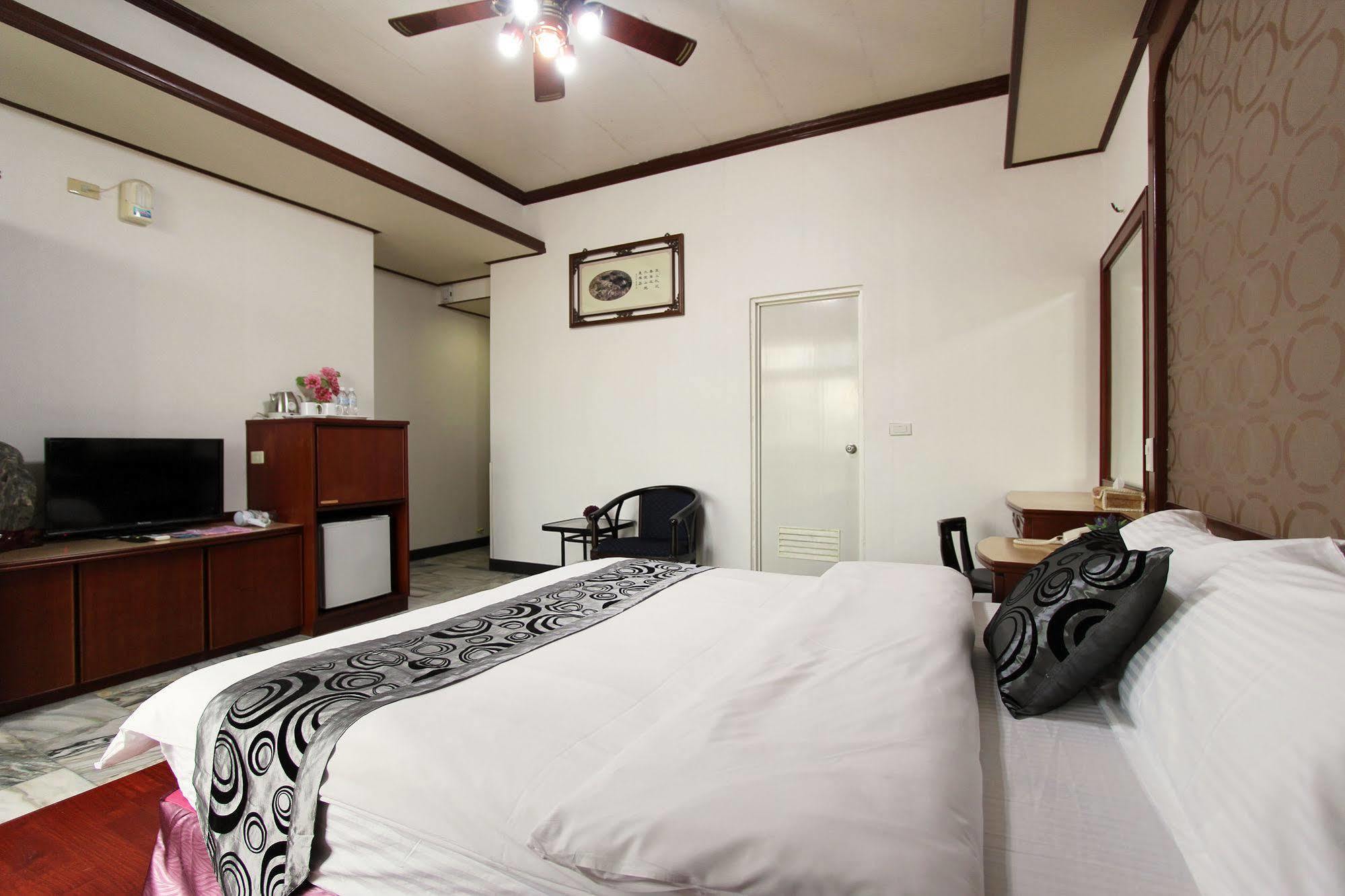 陶陶居商旅 Tautauchu Hotel Hualien Exterior foto